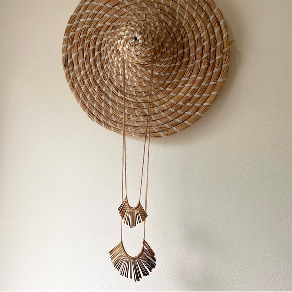 Set of 2 gold toned metal fringe necklaces - Picture 3 of 8